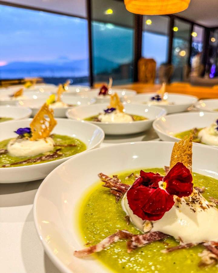 Velouté de courgette parfumée au citron Corse